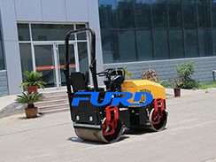 抓住特色打通渠道，全液壓小型壓路機廠家順利發(fā)展