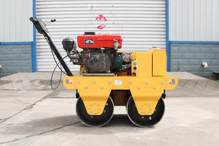 對(duì)于小型手扶壓路機(jī)的這些使用環(huán)境您要明白！